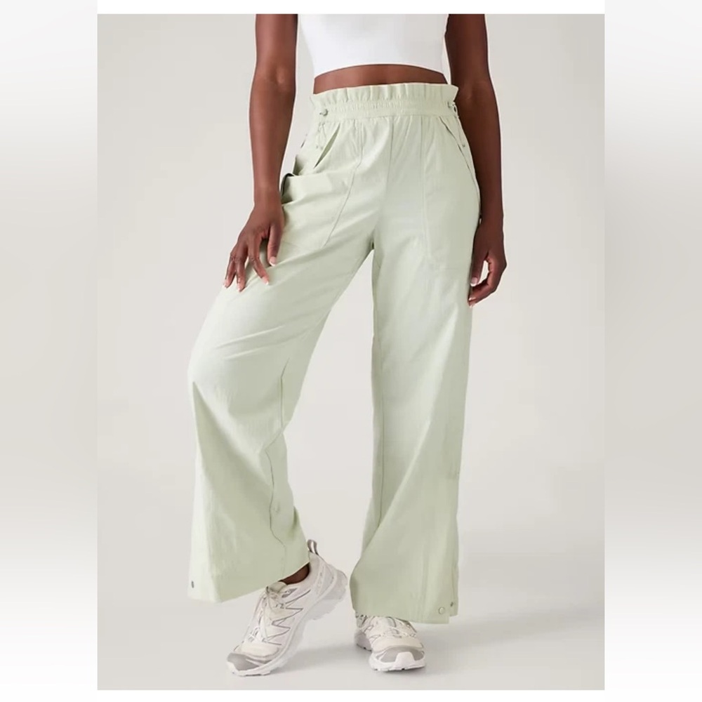 Athleta Trekkie High Rise Parachute Pant Sz 8 Mint Green Paperbag Waist Pull NWT
